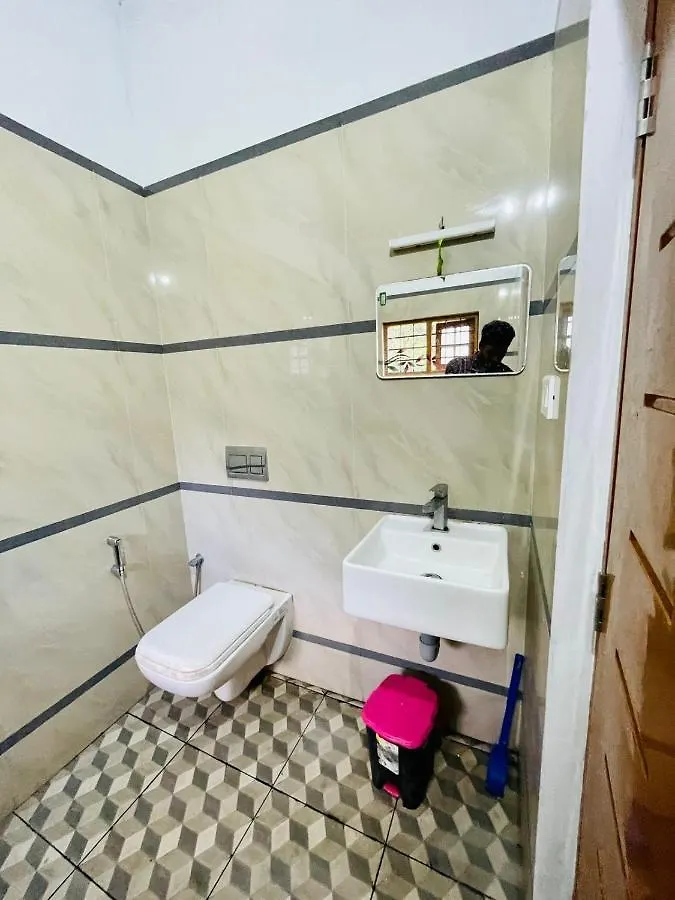 דירות Nandana'S Residency מונאר 0*,