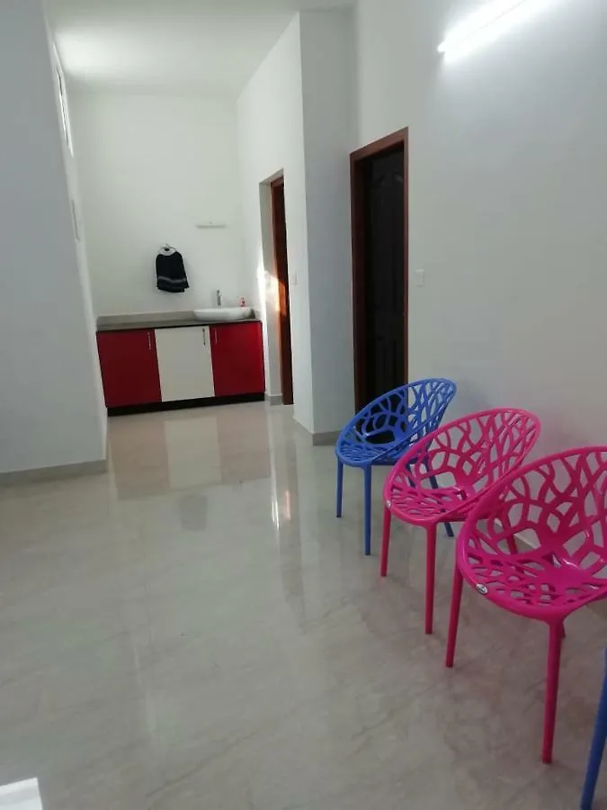 בית אירוח דירות Nandana'S Residency מונאר